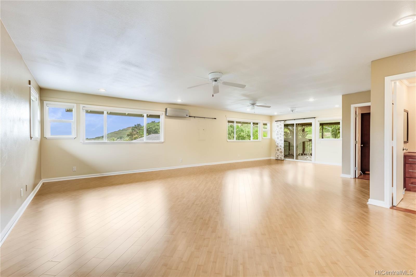 1386 Nanialii Street