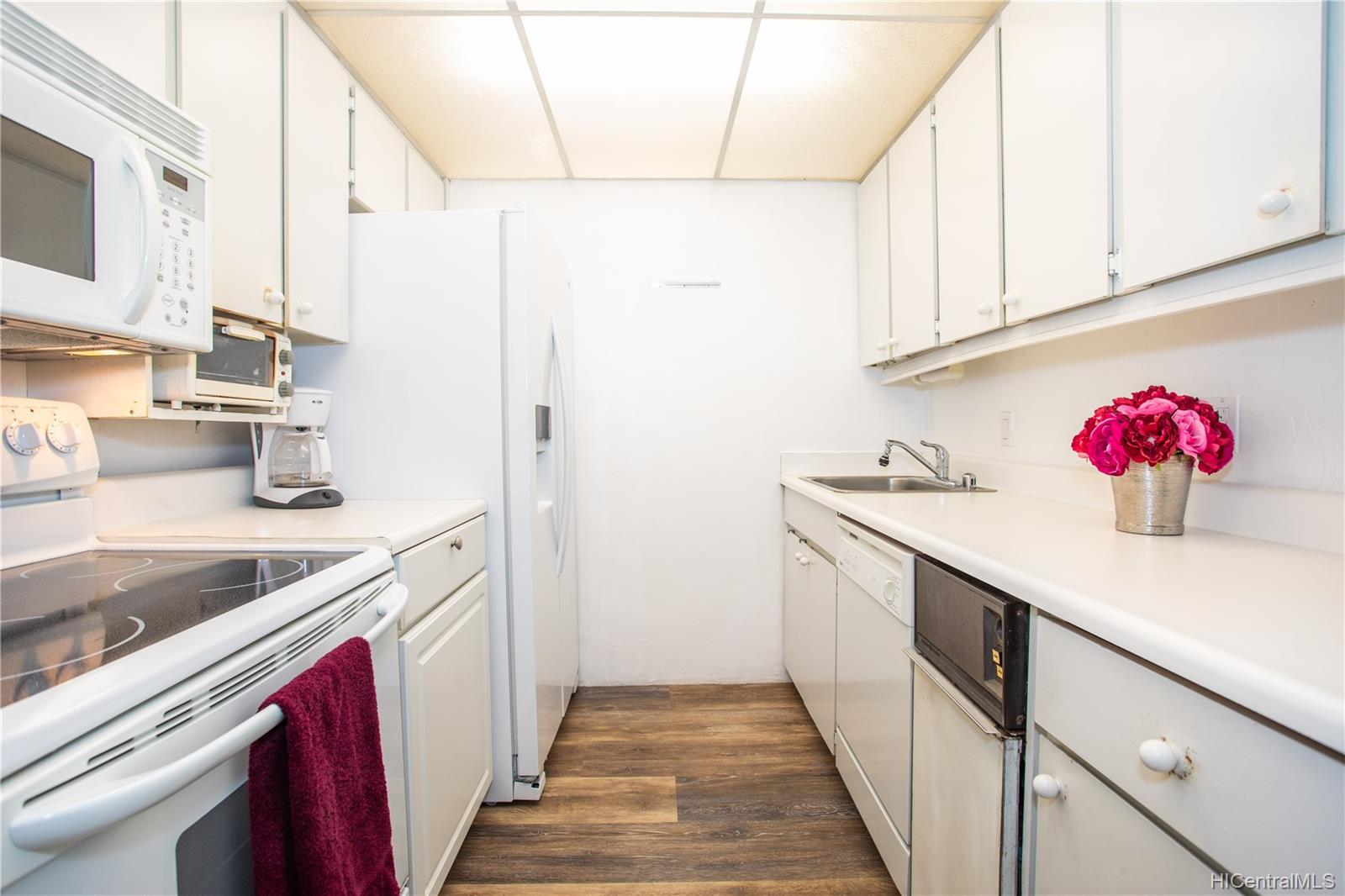 87-561 Farrington Highway  Unit 109
