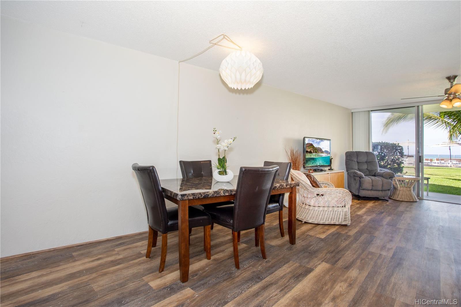 87-561 Farrington Highway  Unit 109