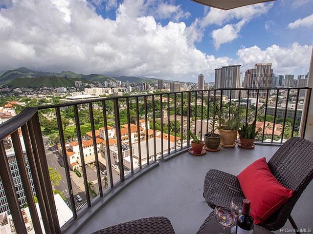 700 Richards Street  Unit 2406