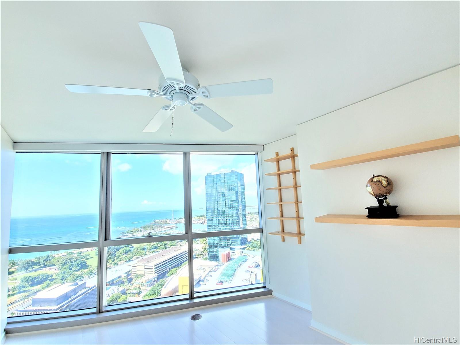 1177 Queen Street  Unit 3205