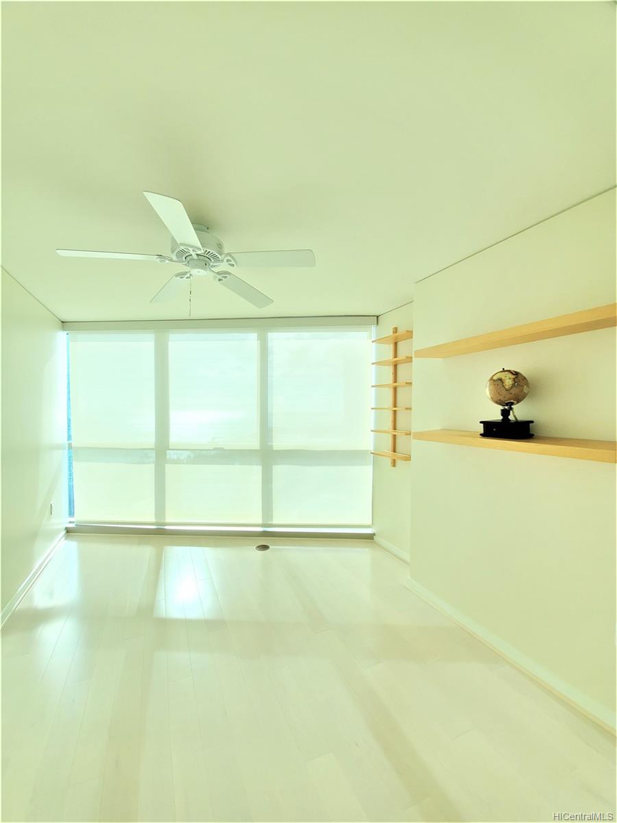1177 Queen Street  Unit 3205