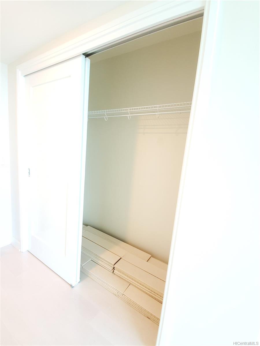1177 Queen Street  Unit 3205