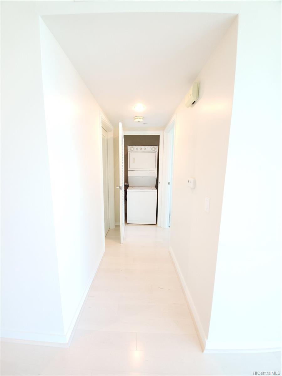 1177 Queen Street  Unit 3205