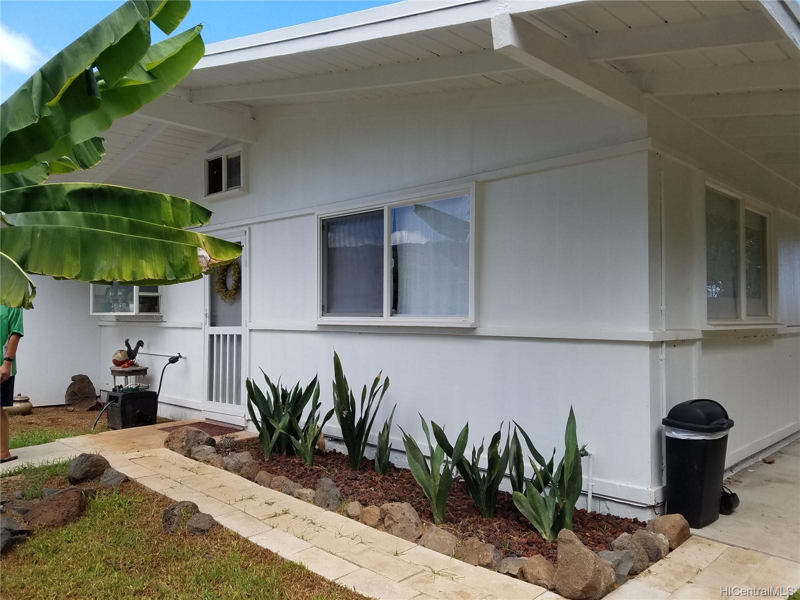 68-695 Farrington Highway