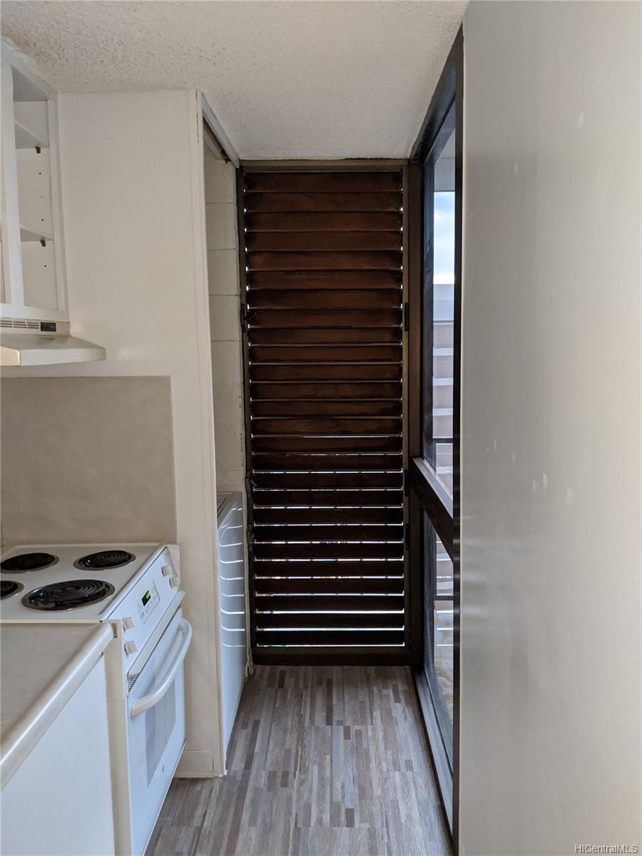 1630 Liholiho Street  Unit 1404