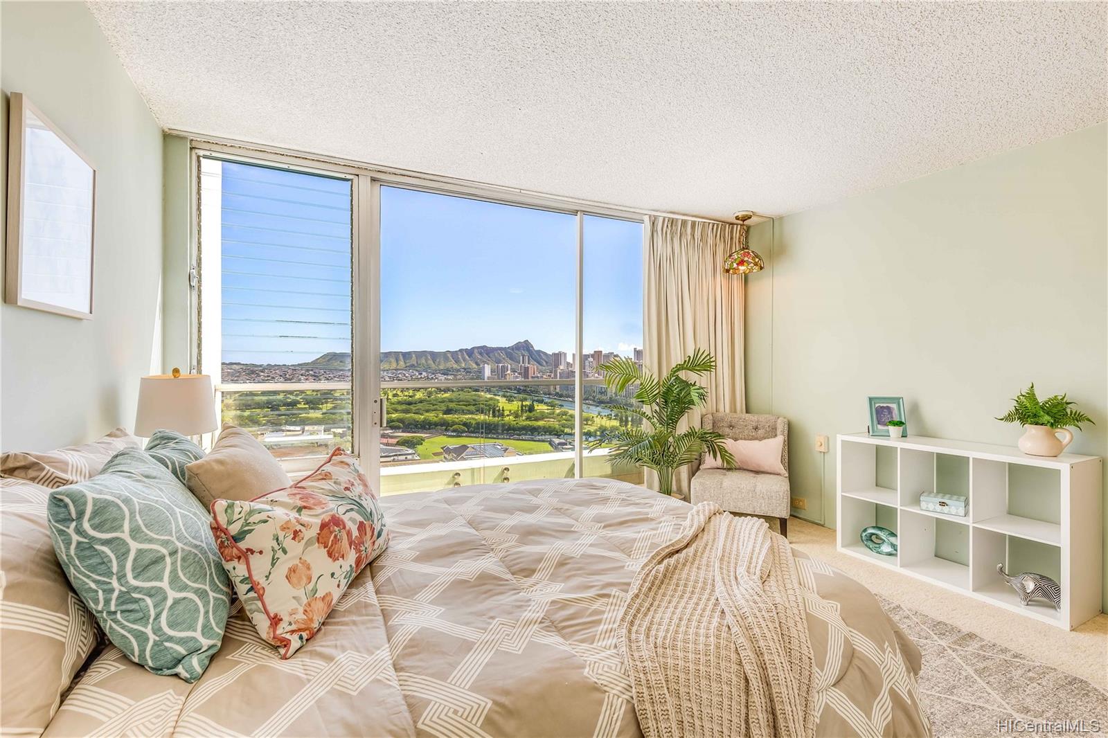 555 University Avenue  Unit 2606