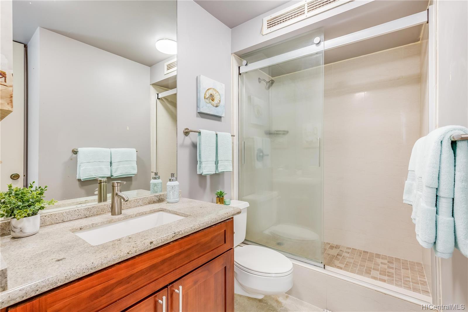 555 University Avenue  Unit 2606
