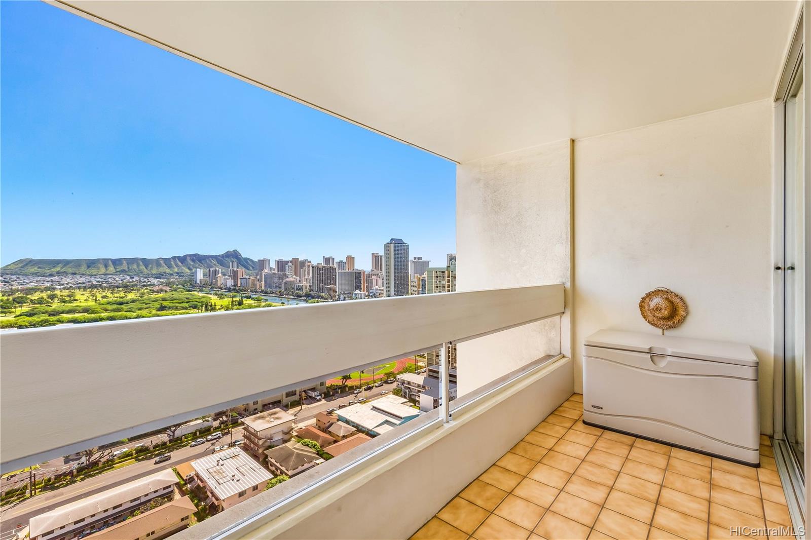 555 University Avenue  Unit 2606