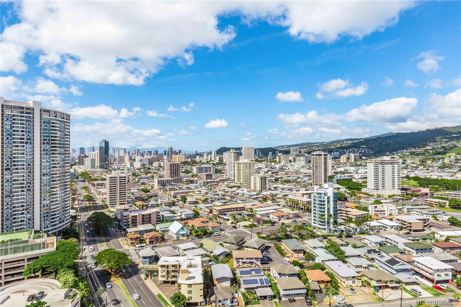 555 University Avenue  Unit 2606