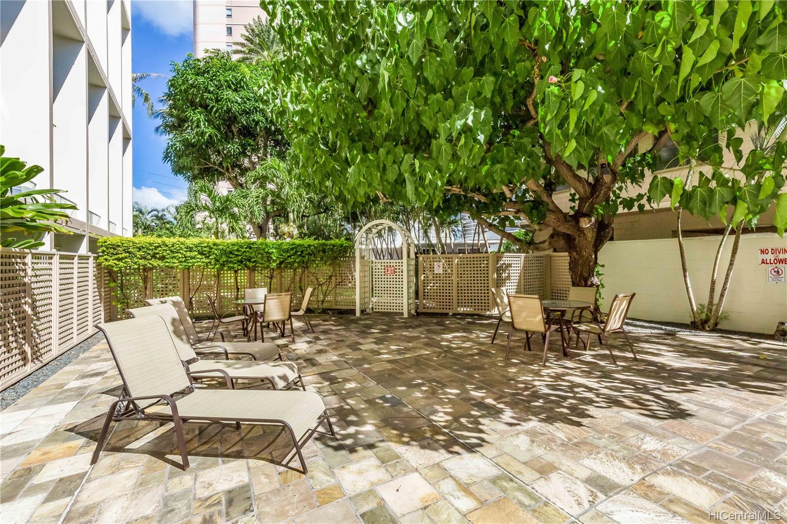 555 University Avenue  Unit 2606