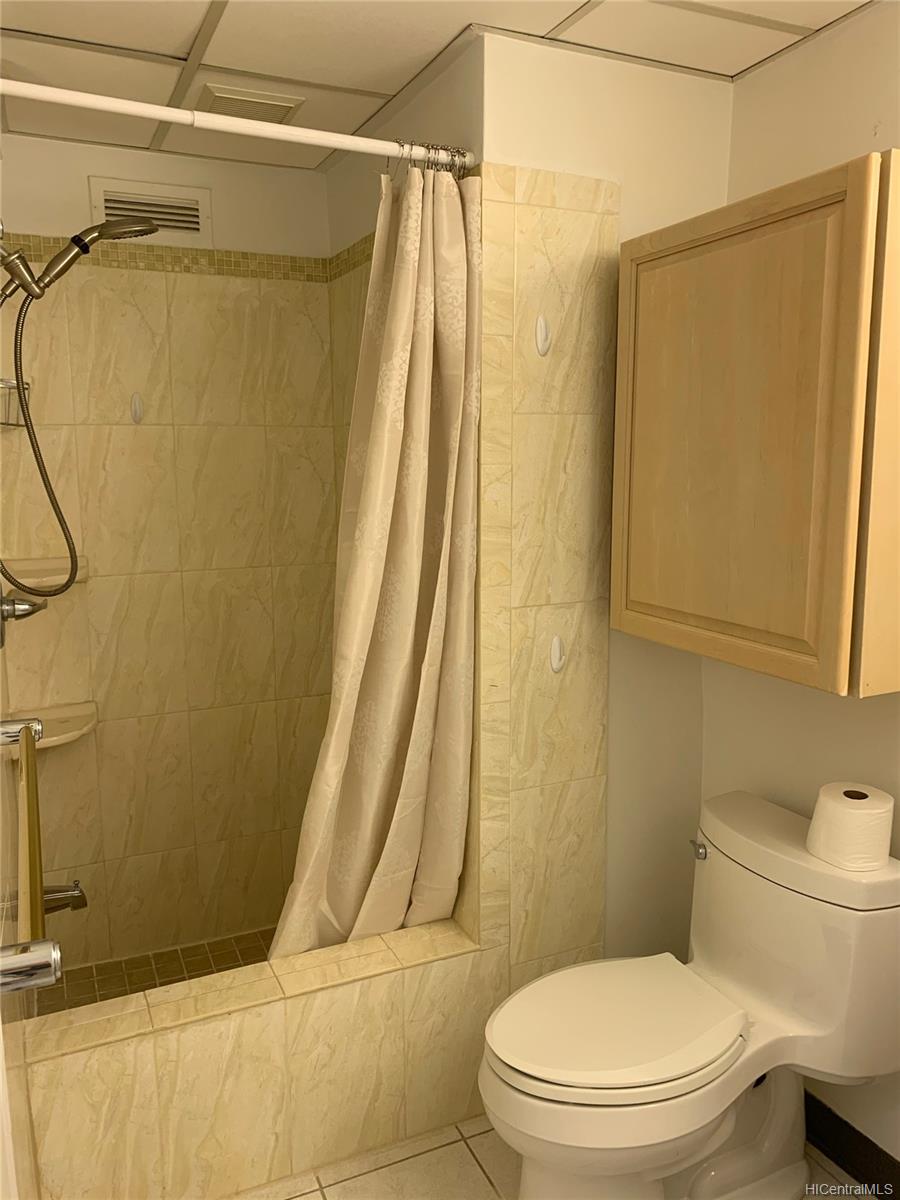 2651 Kuilei Street  Unit B84