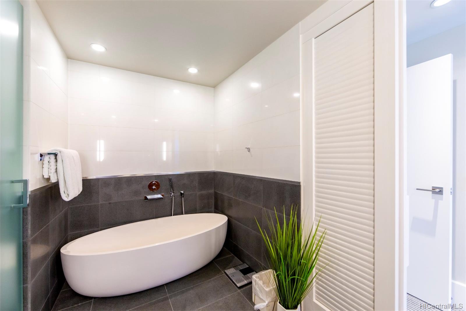 1108 Auahi Street  Unit 2600