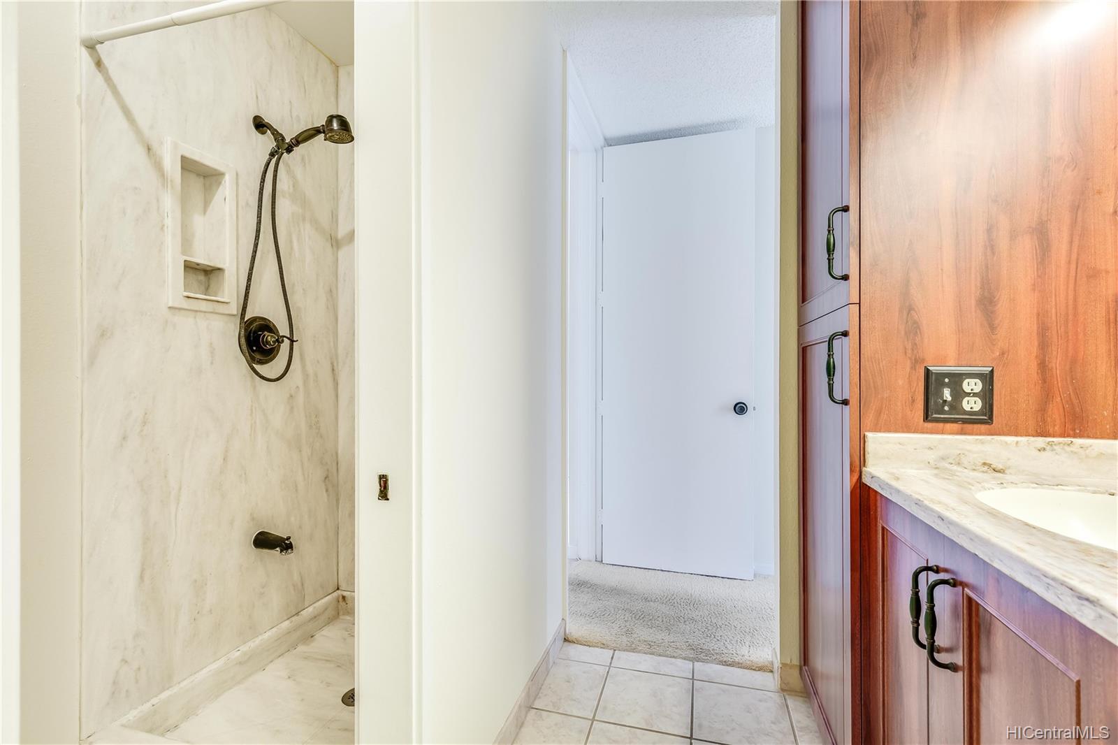 1015 Aoloa Place  Unit 451