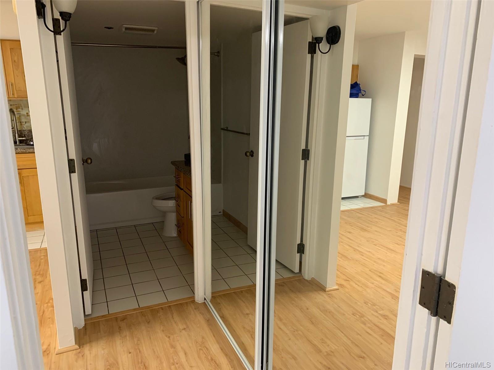 1088 Bishop Street  Unit 712