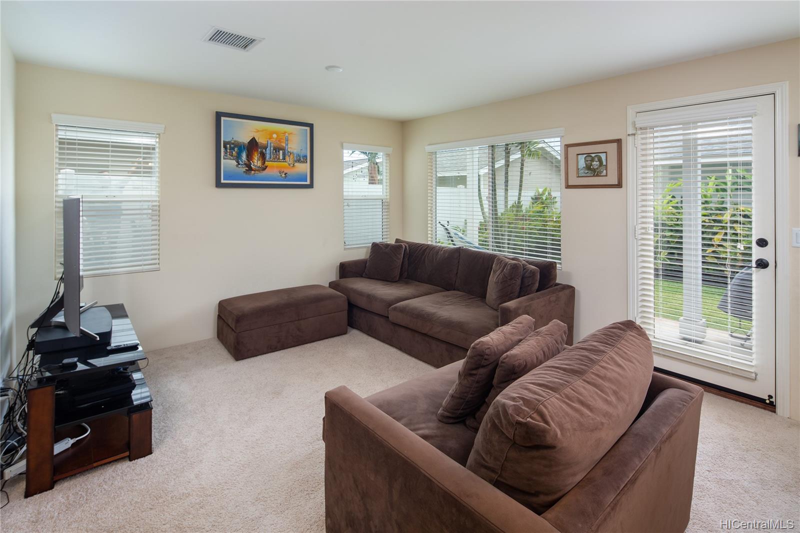91-1286 Kaileolea Drive
