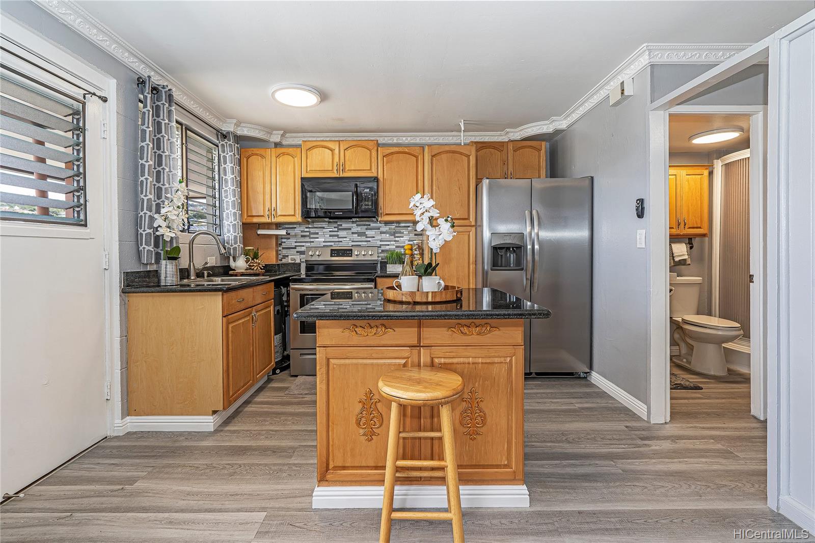 636 Nalanui Street  Unit 404