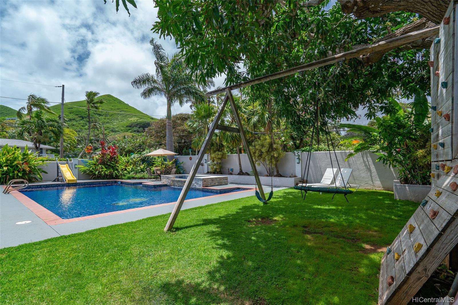 122 Lanipo Drive