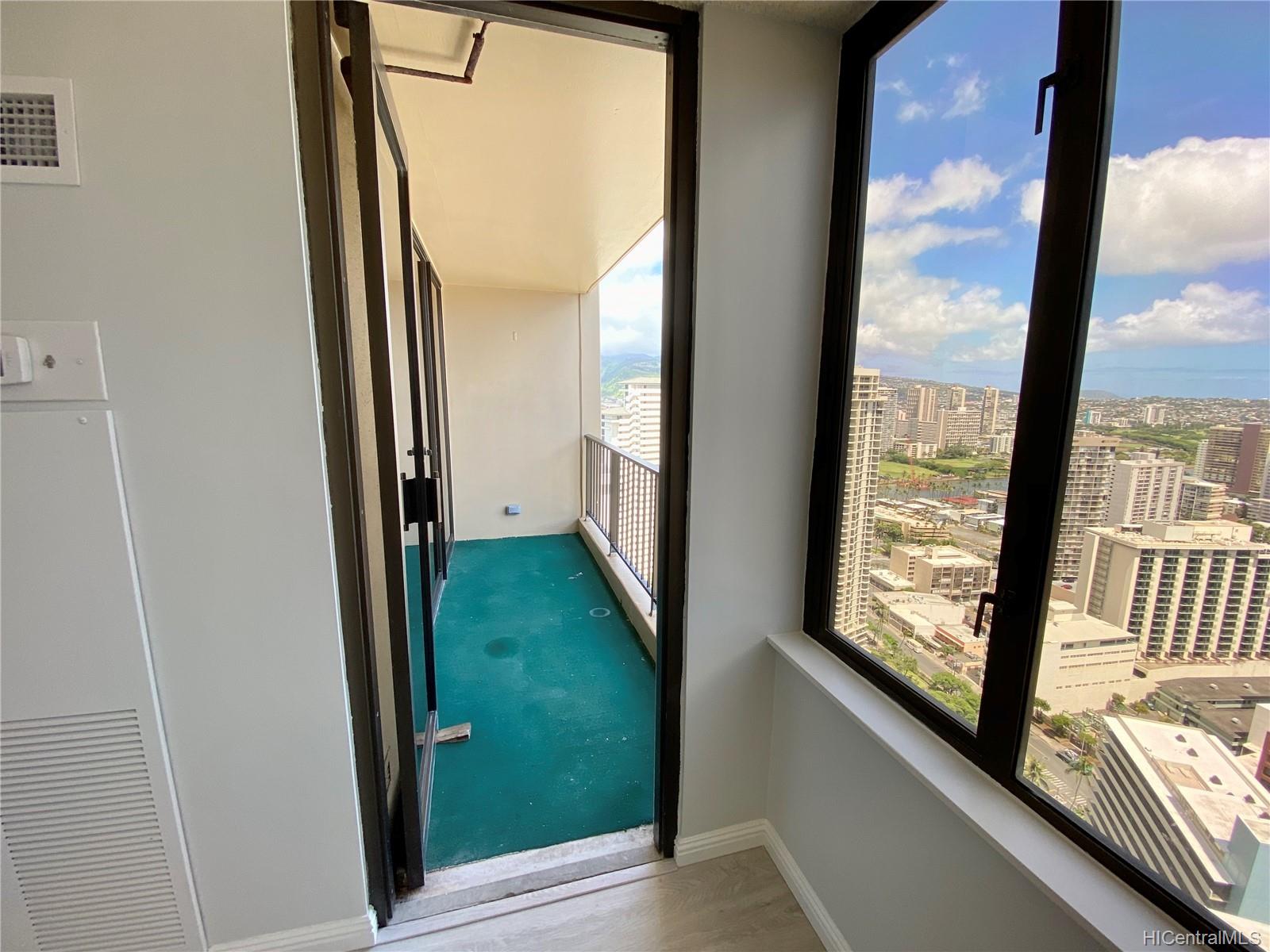 411 Hobron Lane  Unit 3705