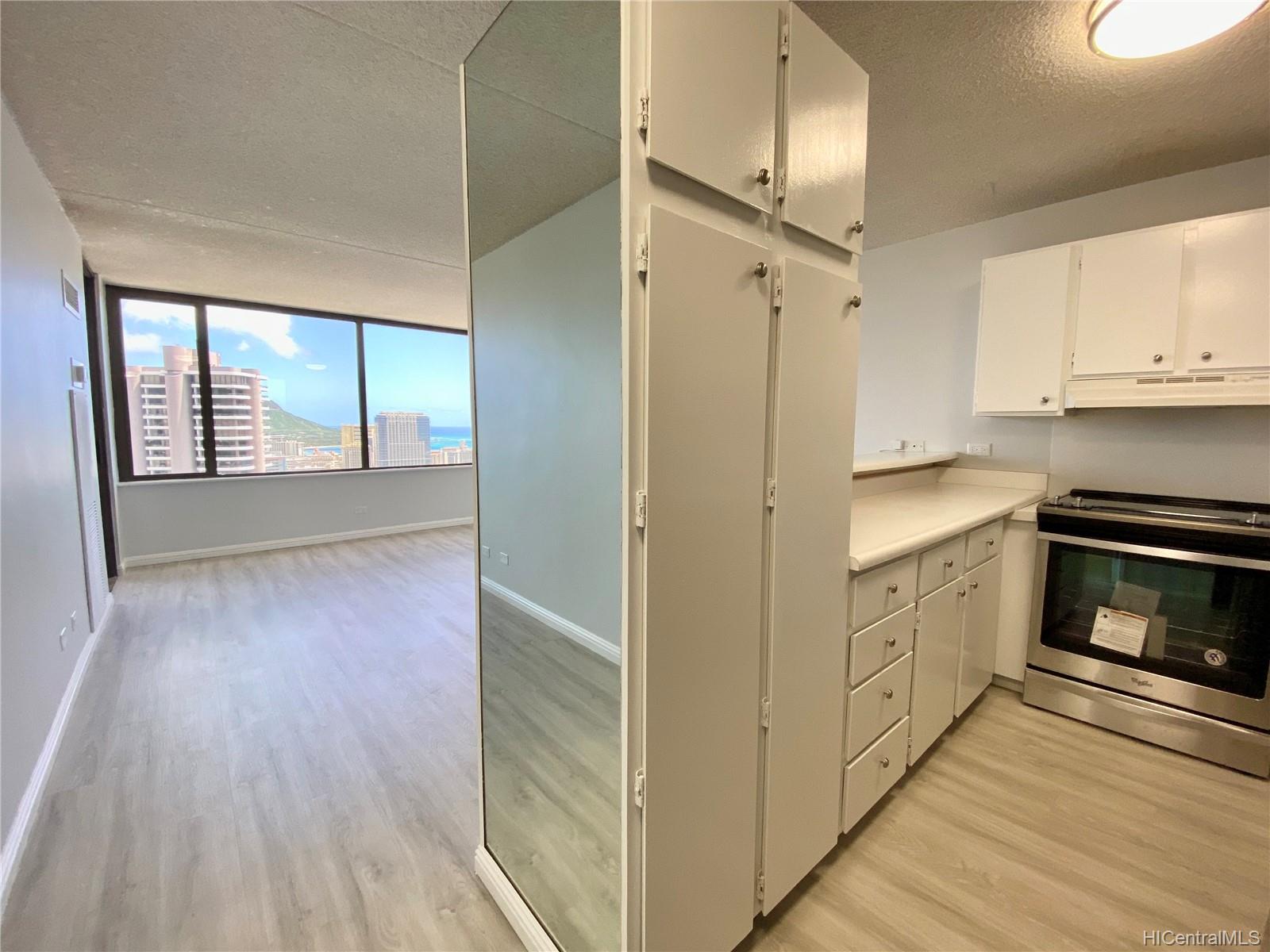 411 Hobron Lane  Unit 3705