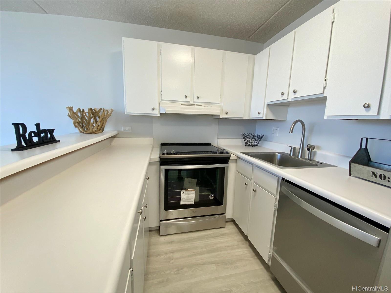 411 Hobron Lane  Unit 3705