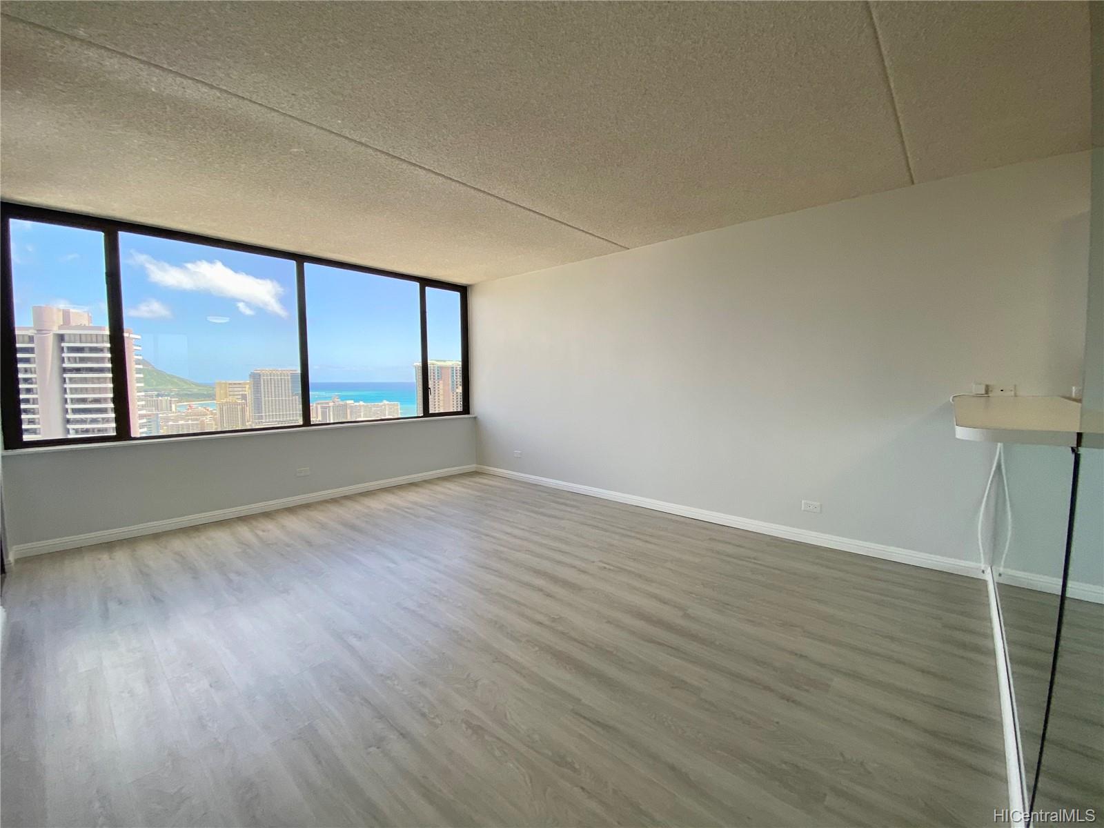 411 Hobron Lane  Unit 3705