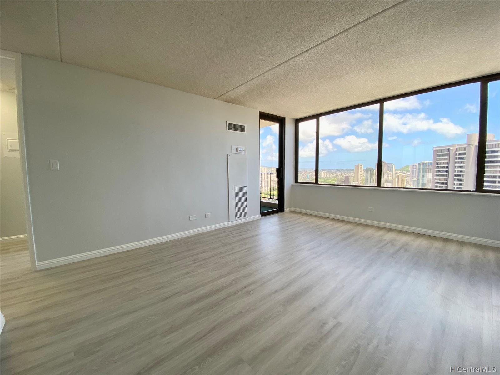 411 Hobron Lane  Unit 3705