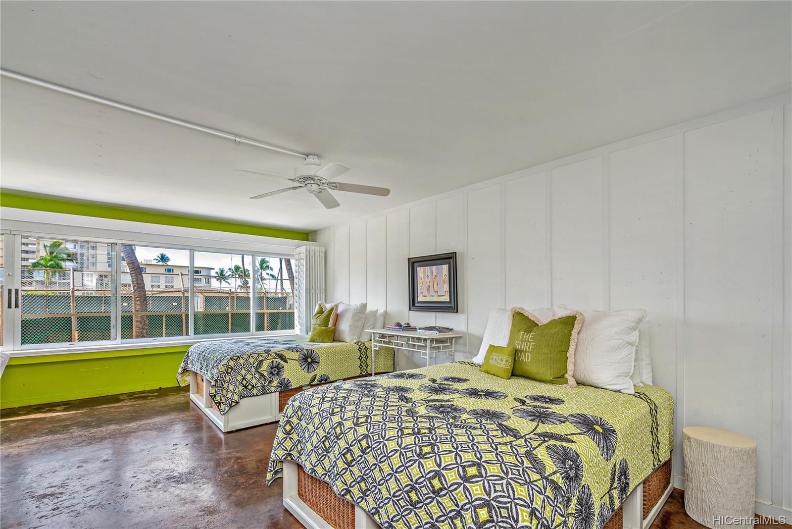 2895 Kalakaua Avenue  Unit 207