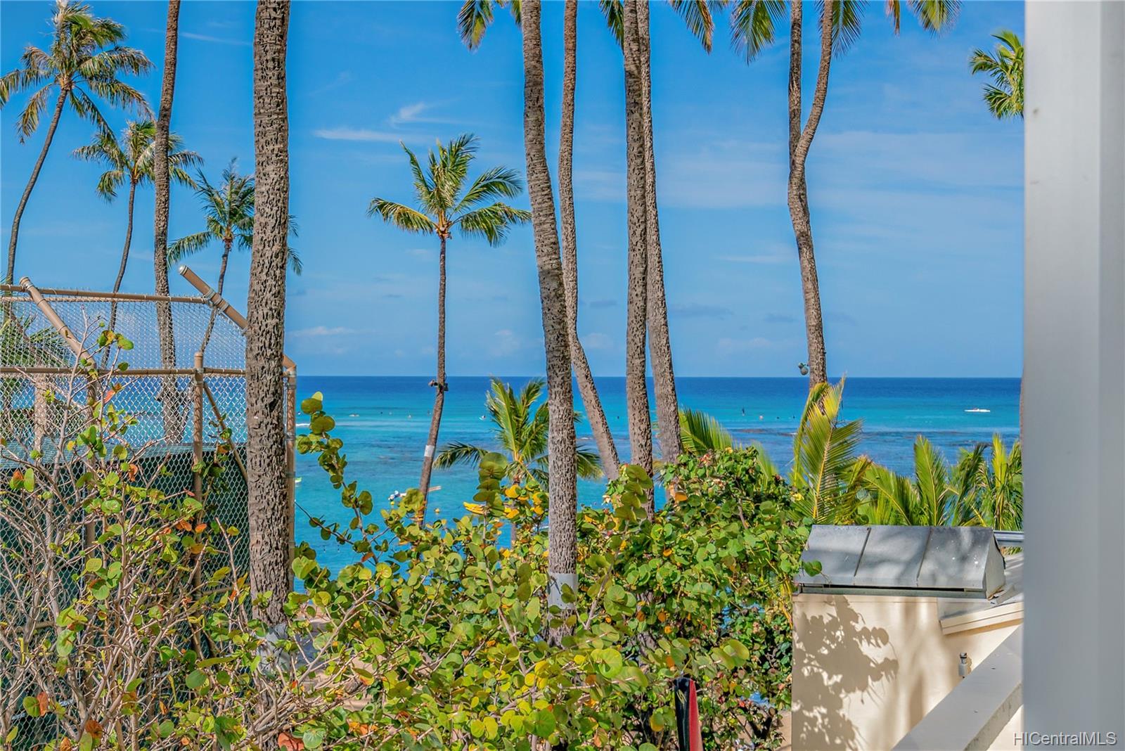 2895 Kalakaua Avenue  Unit 207
