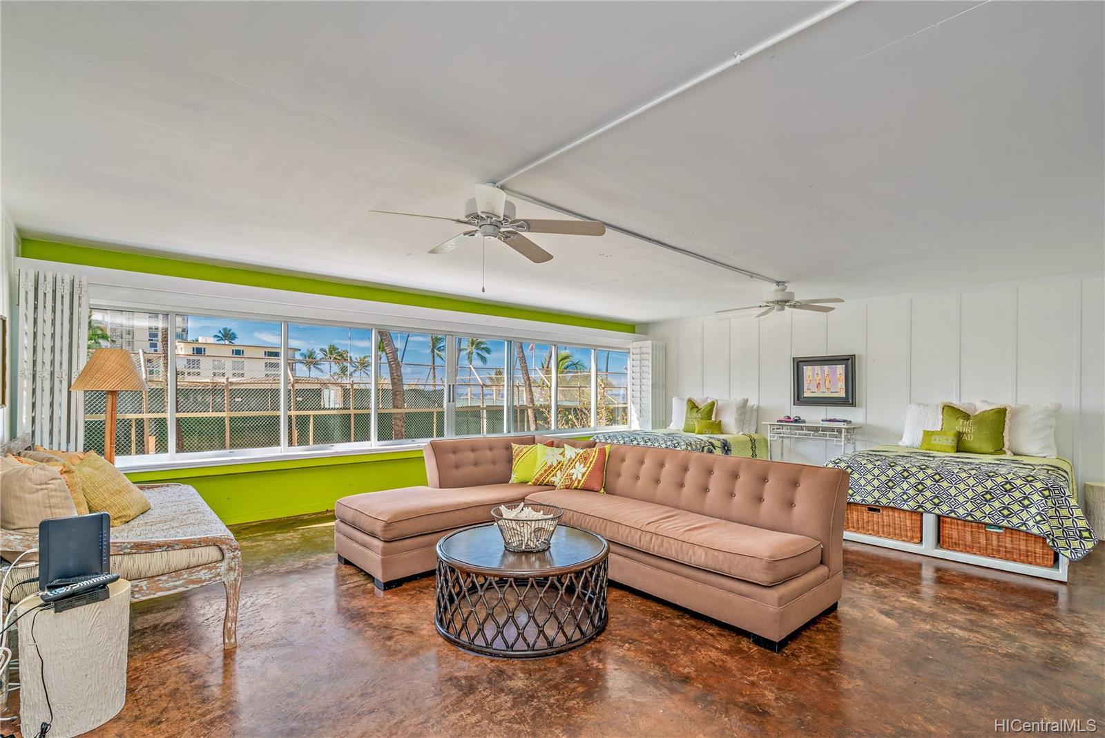 2895 Kalakaua Avenue  Unit 207