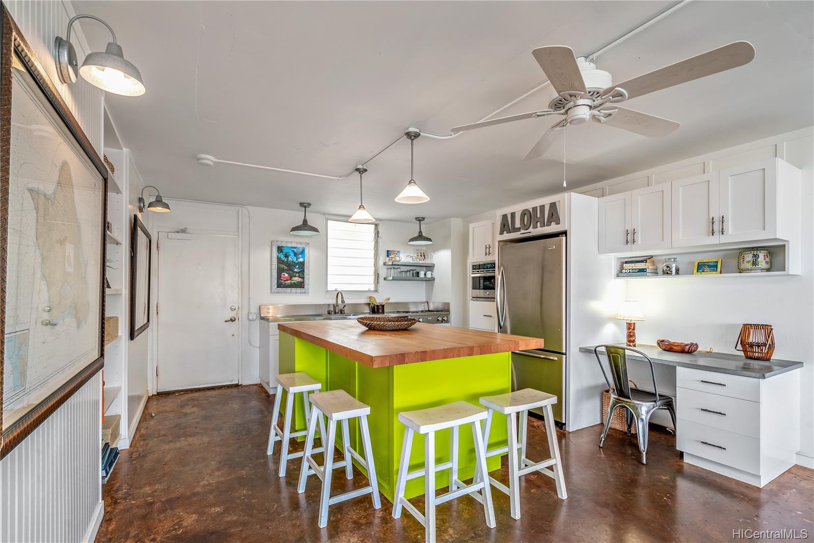 2895 Kalakaua Avenue  Unit 207