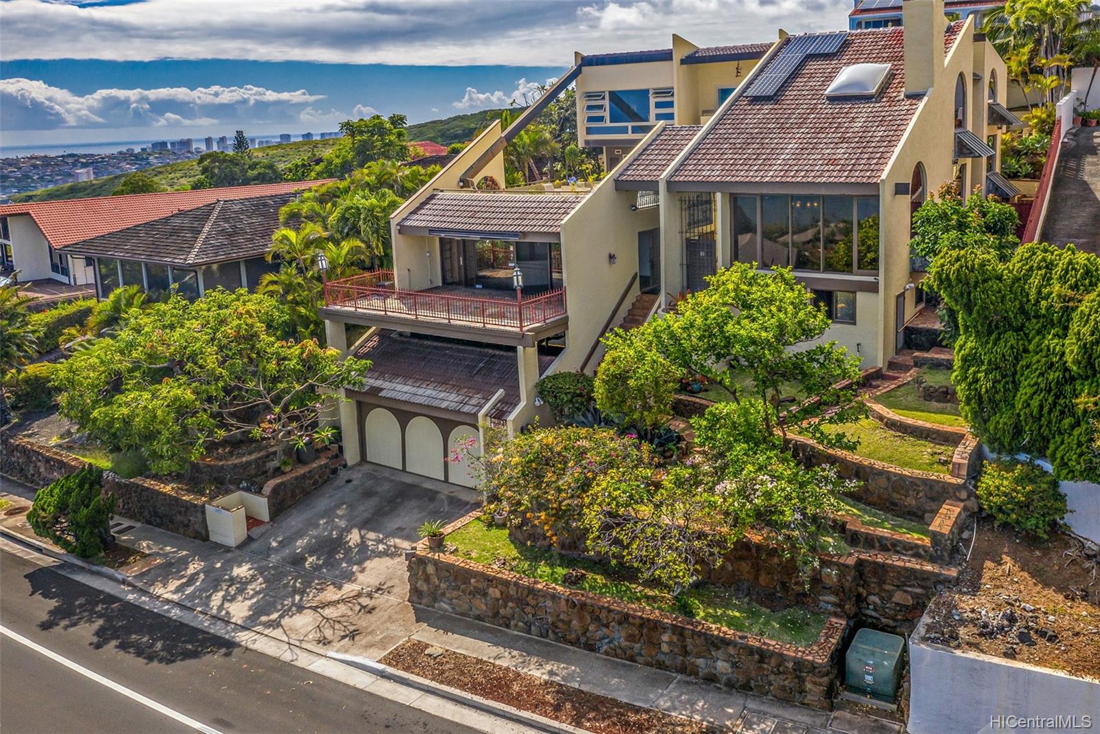 1692 Laukahi Street Honolulu HI 96821 sold on 08312020