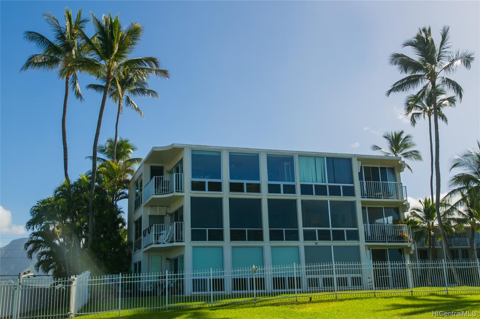 87-561 Farrington Highway  Unit 321