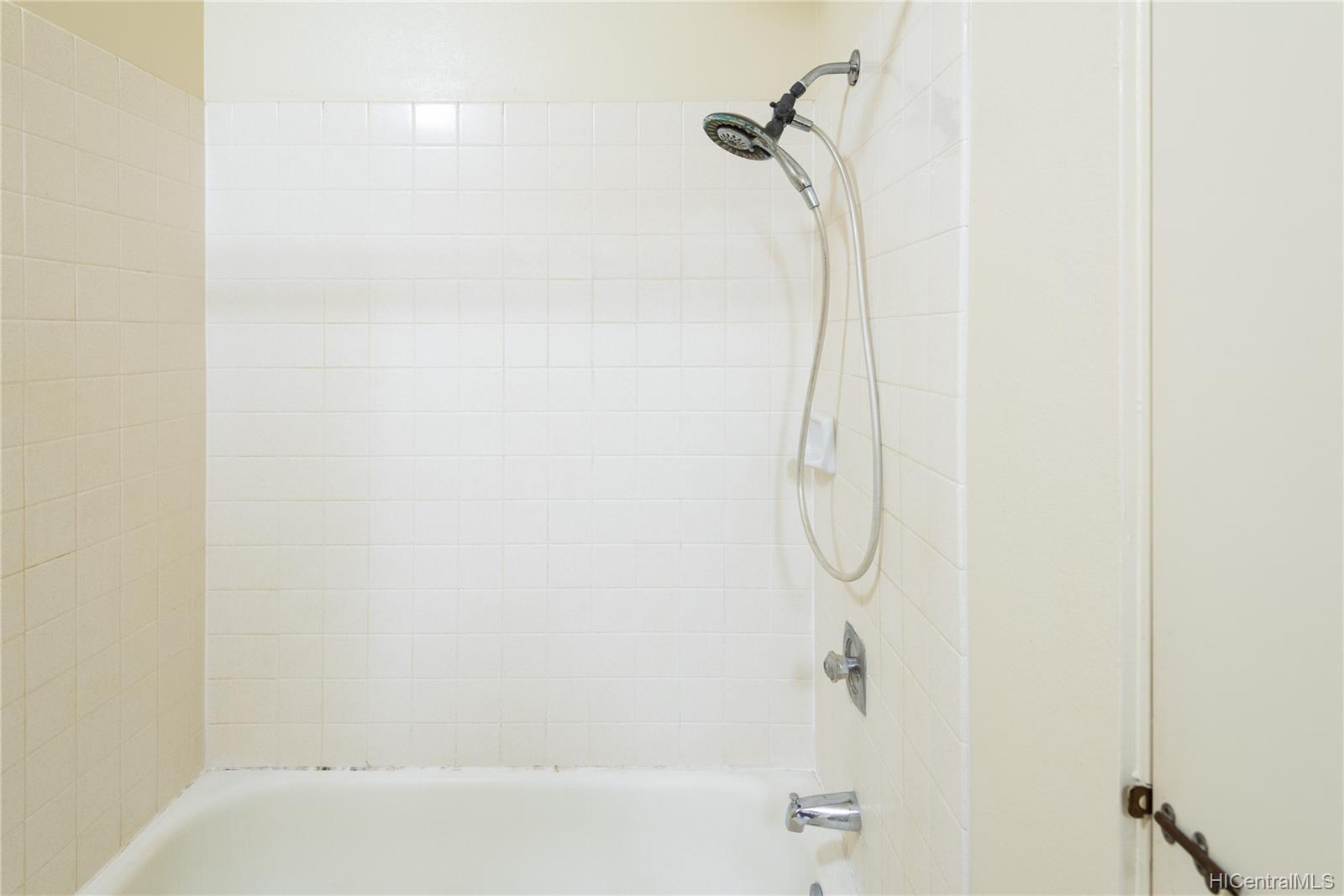 94-615 Kahakea Street  Unit 5B