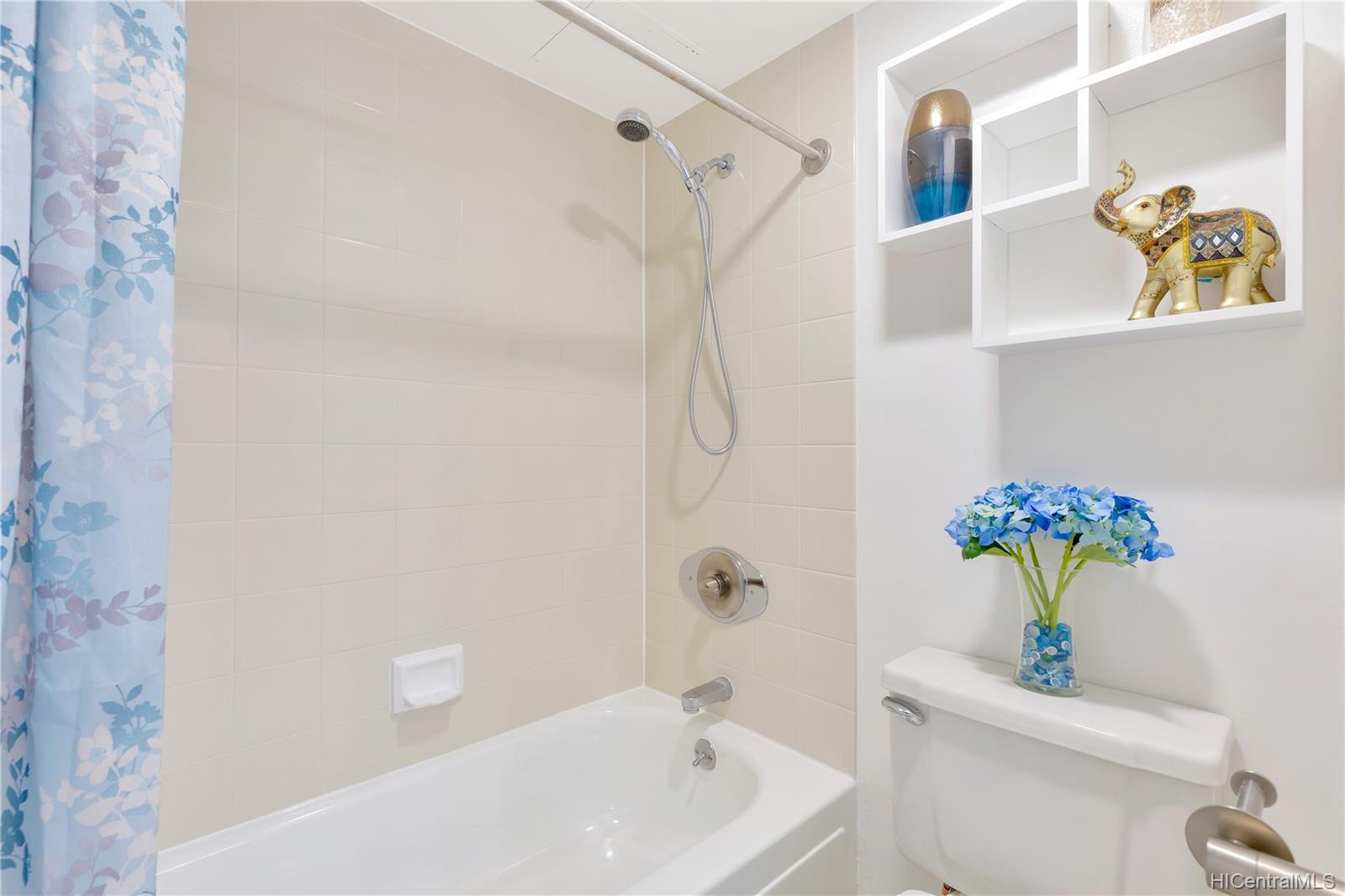 876 Curtis Street  Unit 603