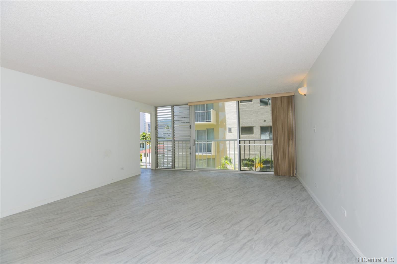 440 Lewers Street  Unit 402