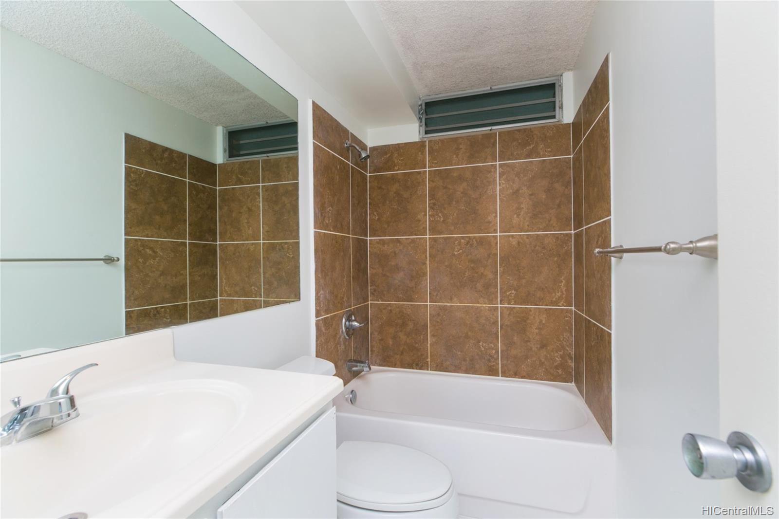 440 Lewers Street  Unit 402
