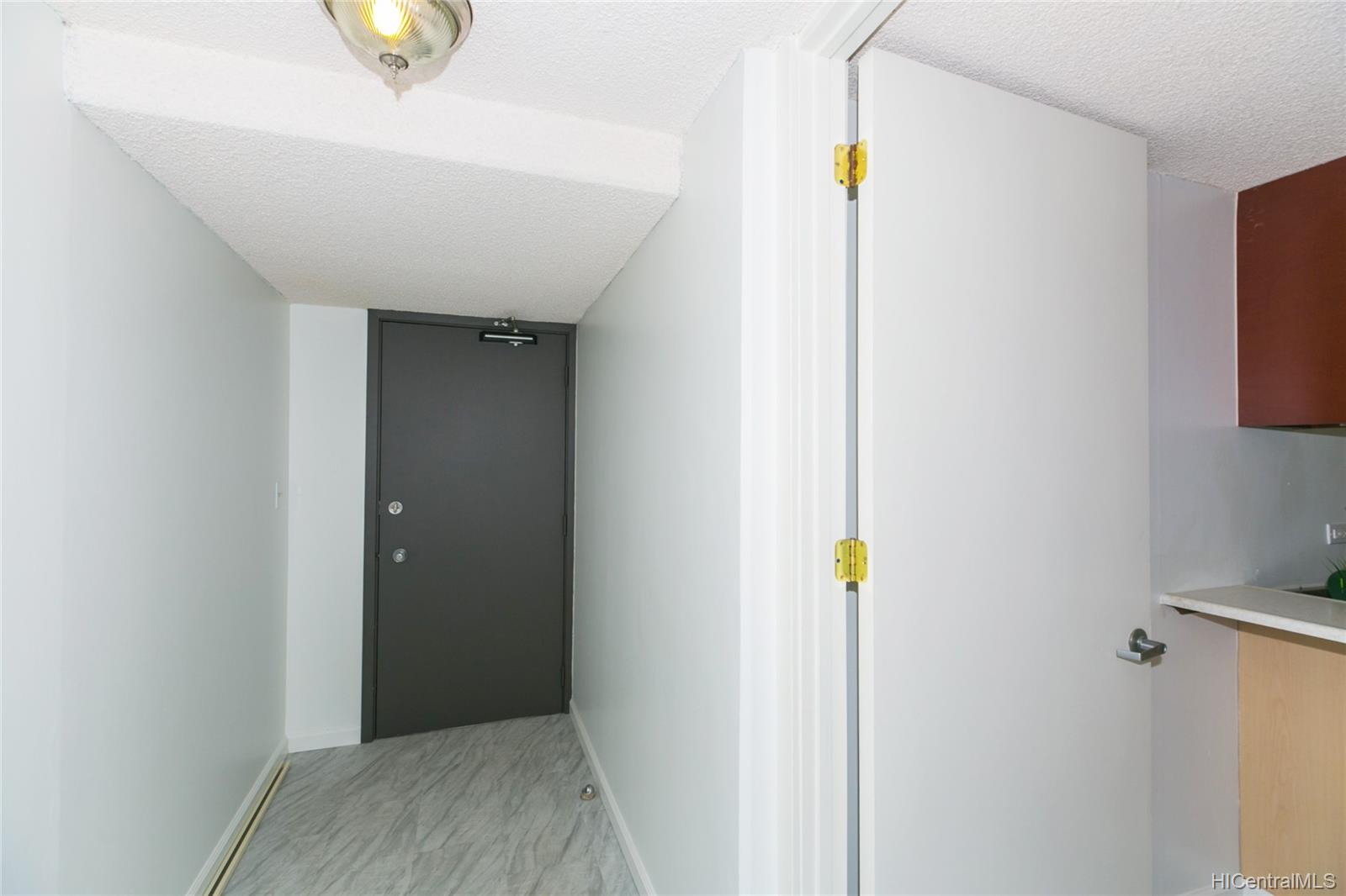 440 Lewers Street  Unit 402