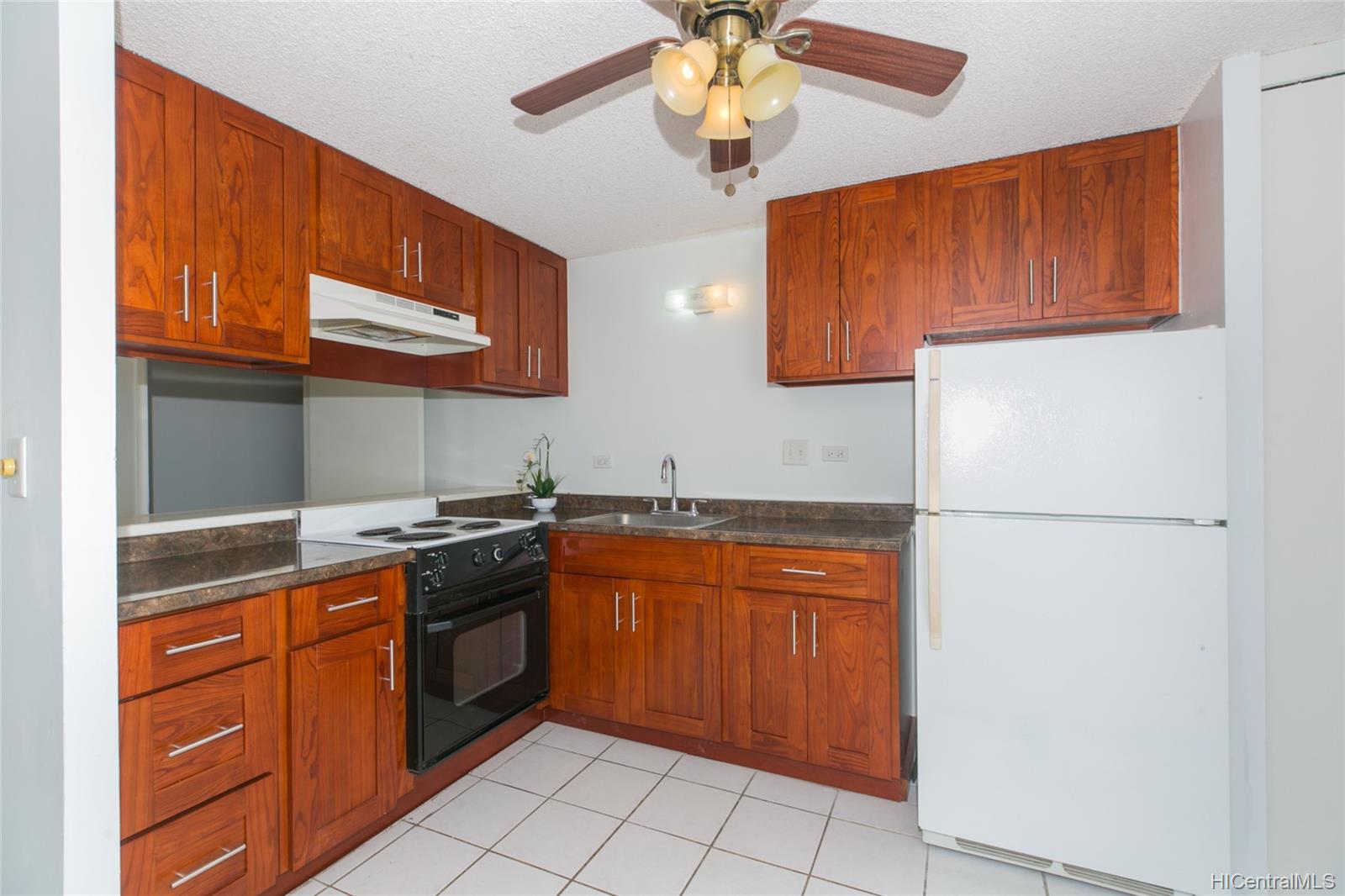 440 Lewers Street  Unit 402
