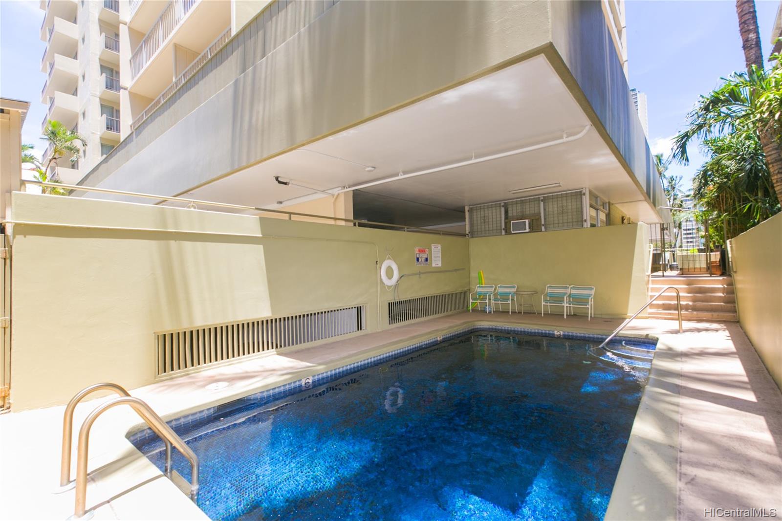 440 Lewers Street  Unit 402