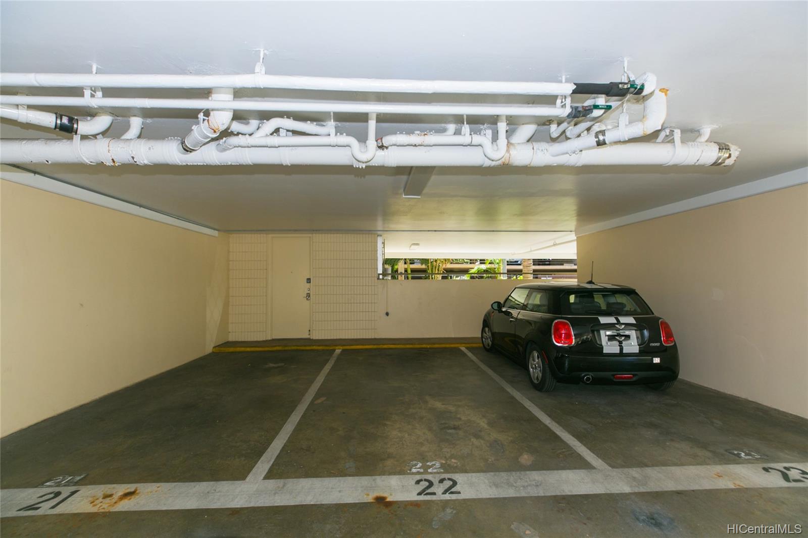 440 Lewers Street  Unit 402