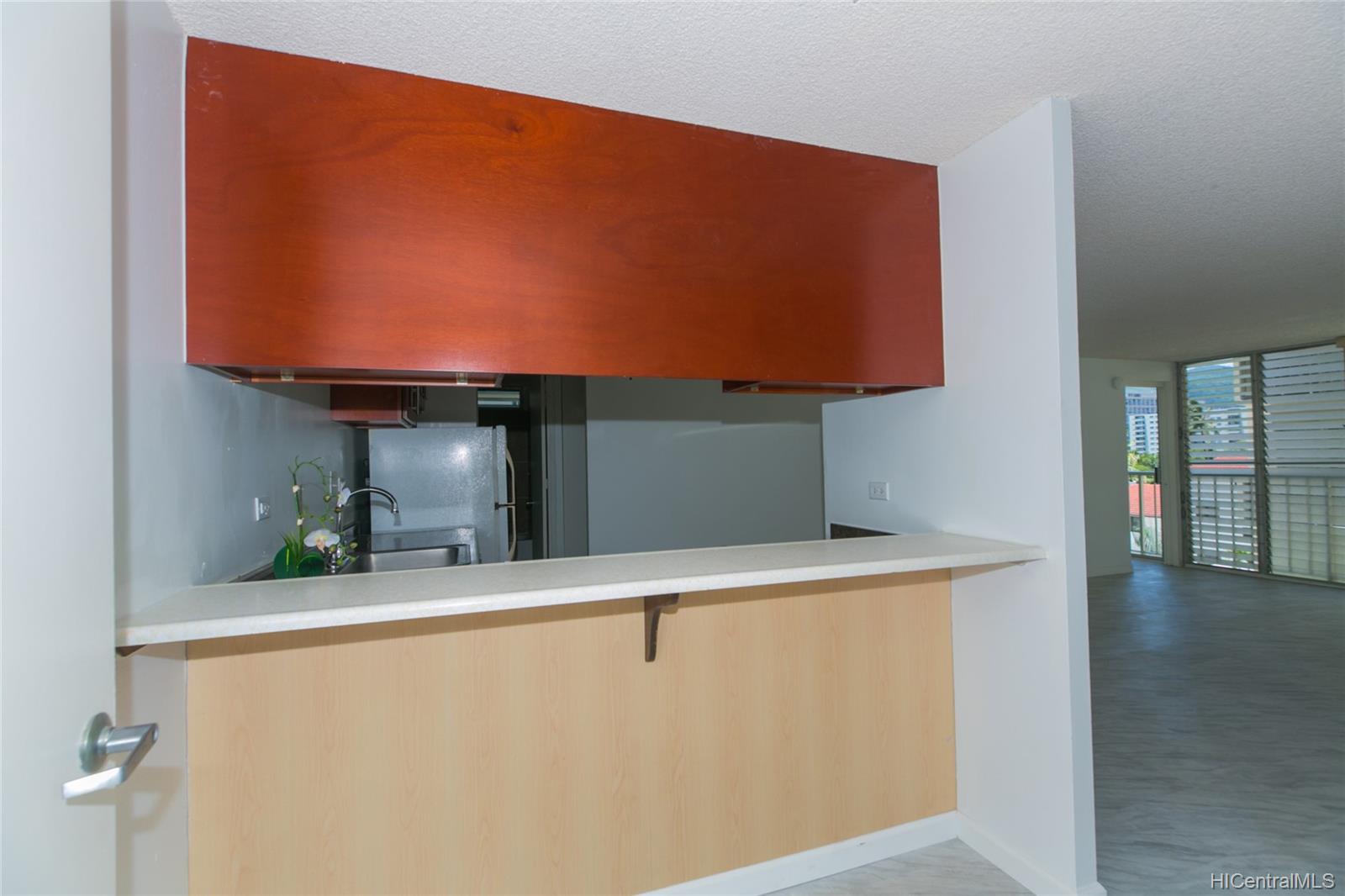 440 Lewers Street  Unit 402