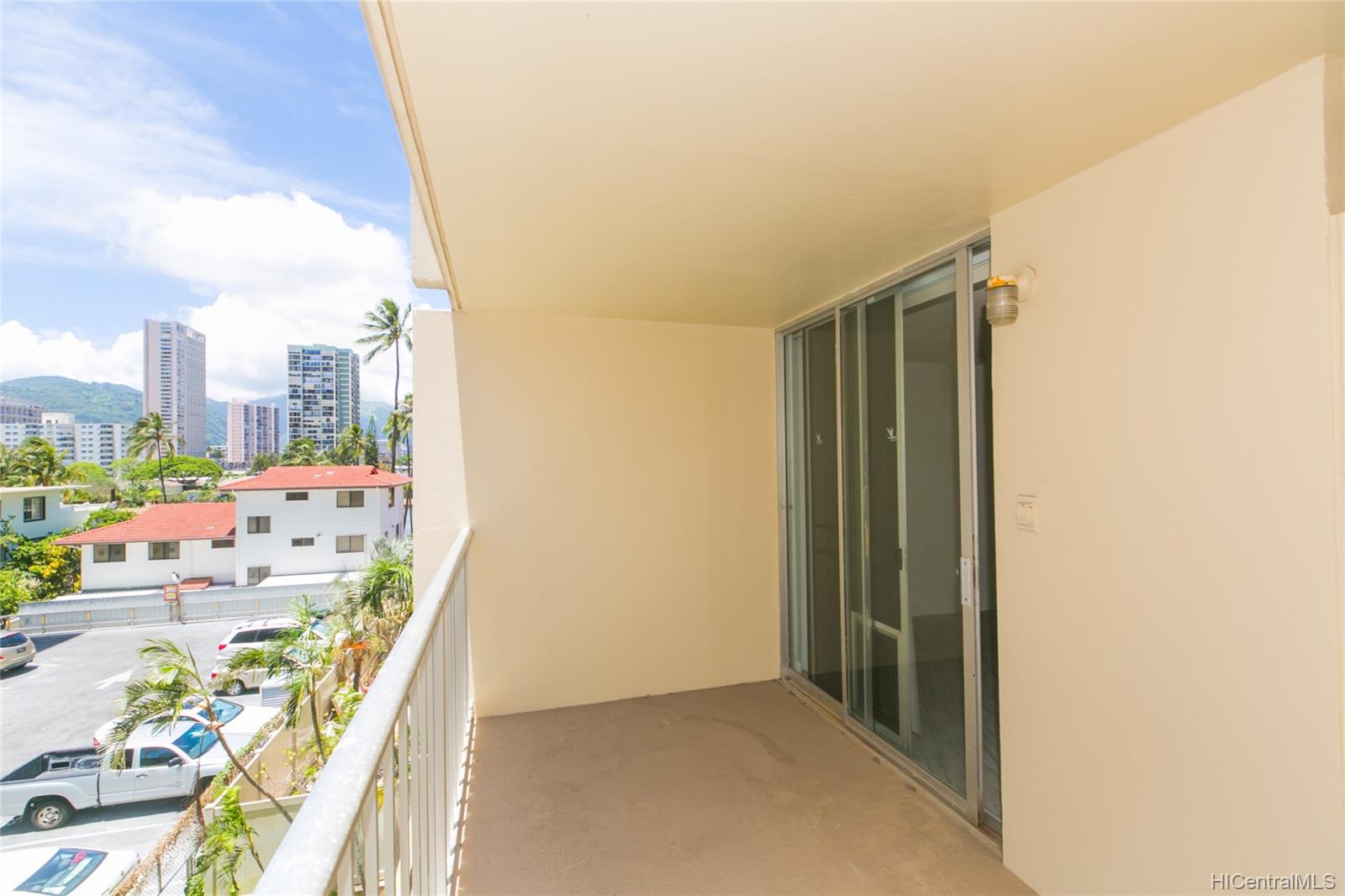 440 Lewers Street  Unit 402