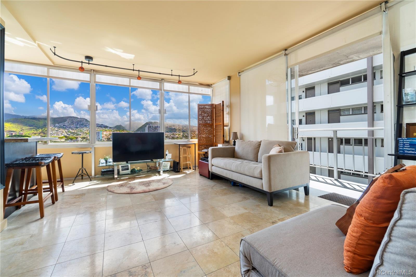 2415 Ala Wai Boulevard  Unit 1202