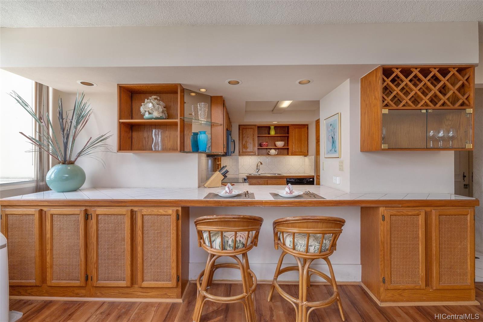 2500 Kalakaua Avenue  Unit 503