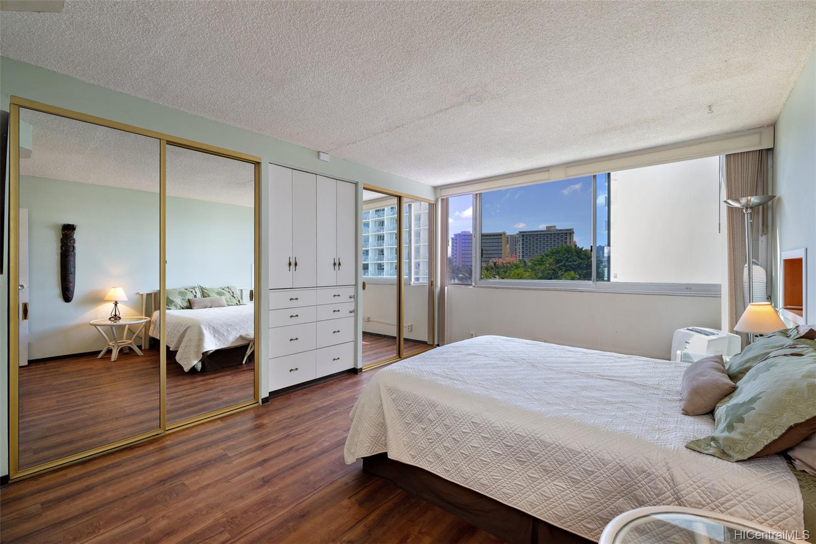 2500 Kalakaua Avenue  Unit 503