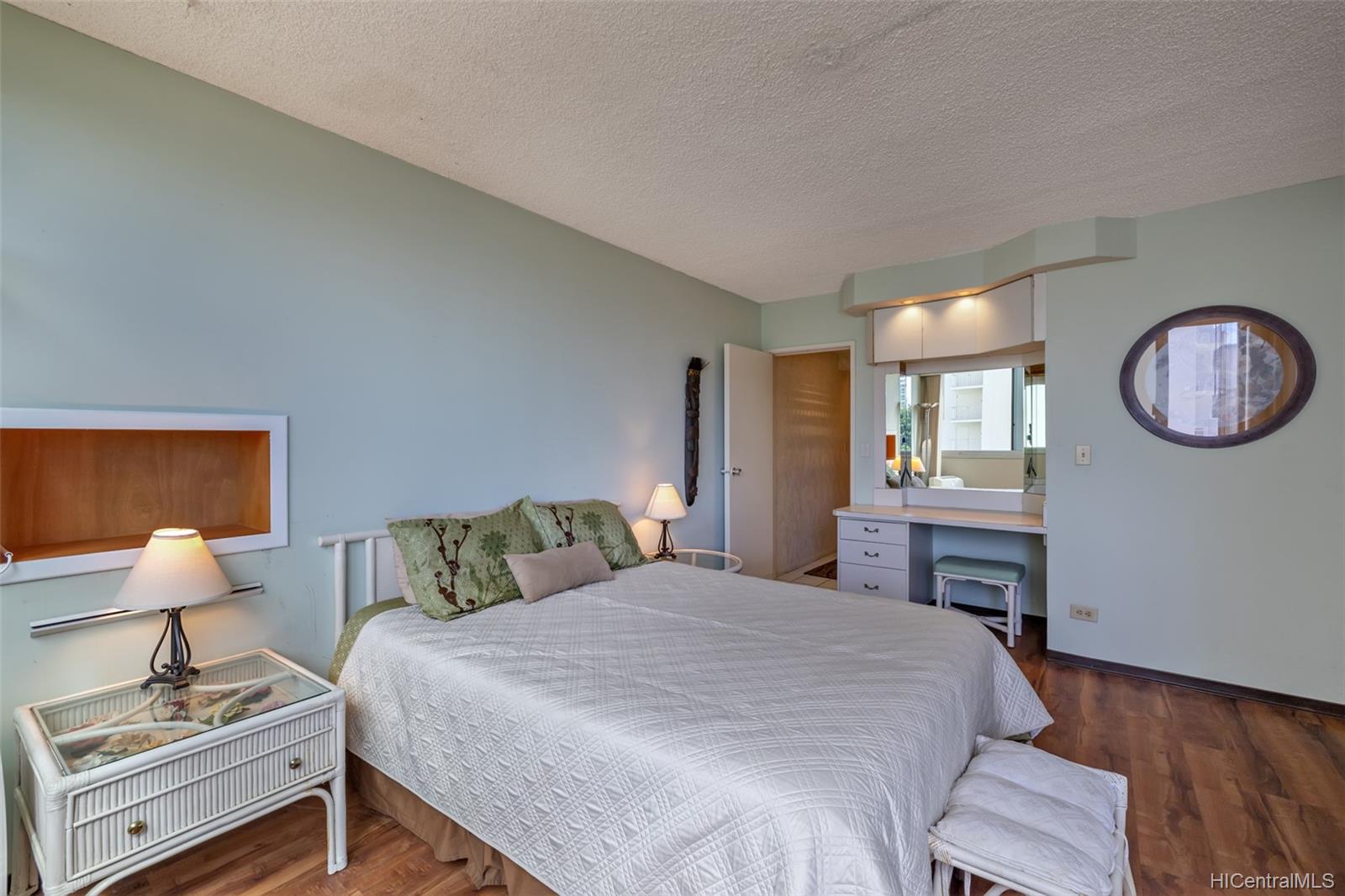 2500 Kalakaua Avenue  Unit 503