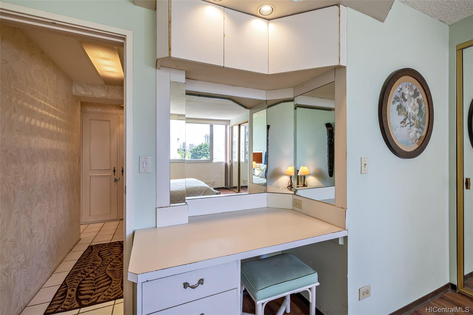 2500 Kalakaua Avenue  Unit 503