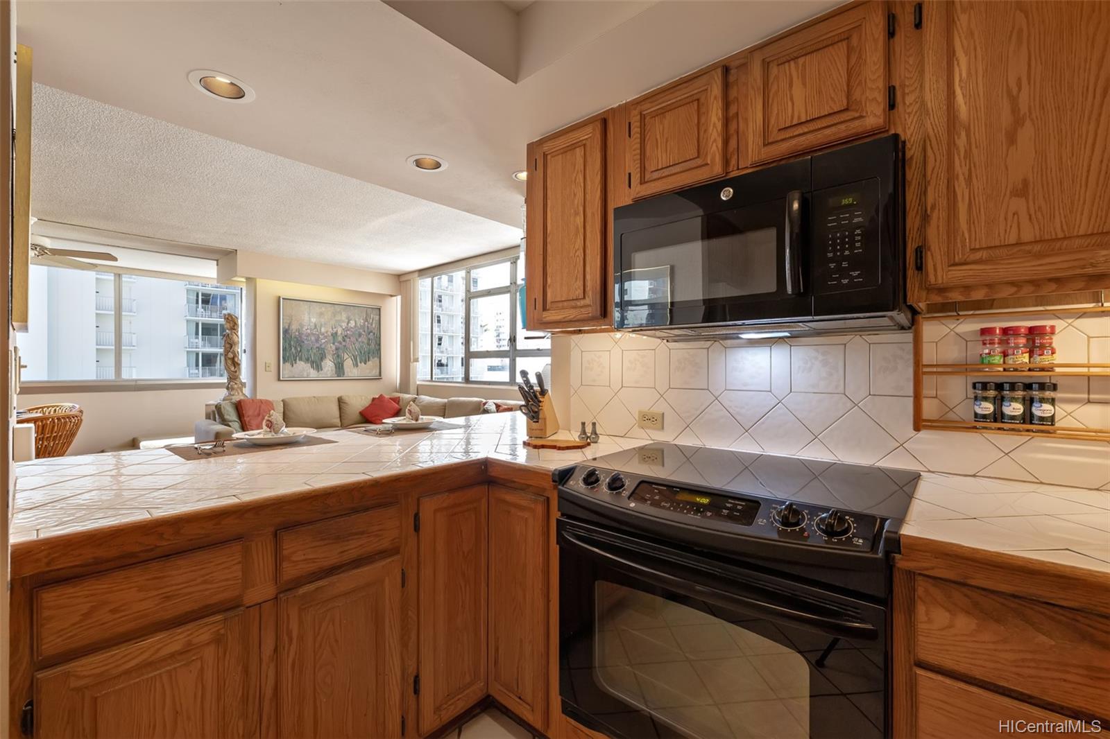 2500 Kalakaua Avenue  Unit 503