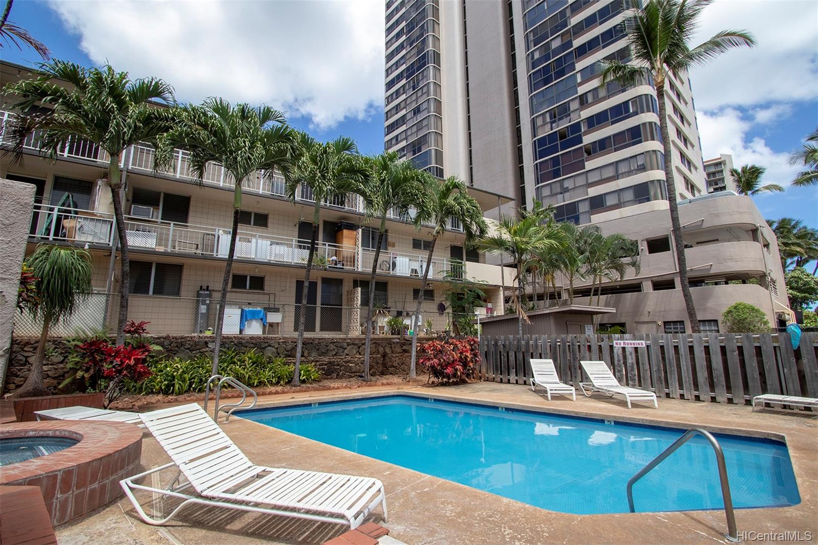 2724 Kahoaloha Lane  Unit 1207